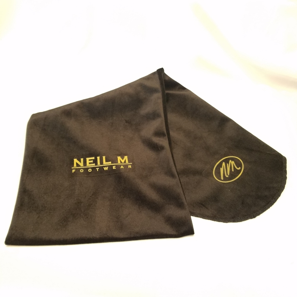 Neil M black velour dust cover